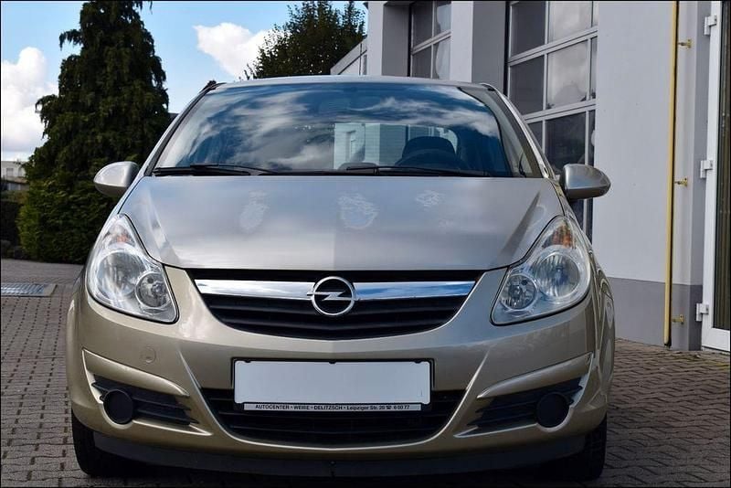 Gebraucht Opel Corsa Edition 90 PS (66 kW) 2008 Silber Kleinwagen