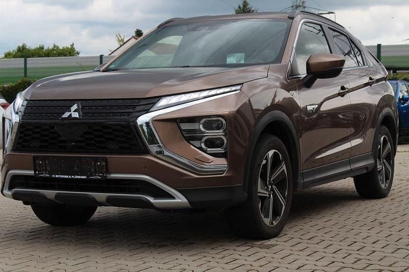 Gebraucht Mitsubishi Eclipse Cross Plus 188 PS (138 kW) 2021 Braun SUV
