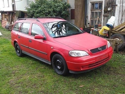 Gebraucht Opel Astra 101 PS (74 kW) 2002 Rot Kombi