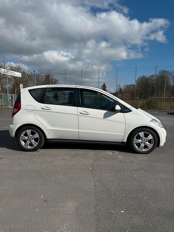 Gebraucht Mercedes A160 2010 Weiß Kleinwagen
