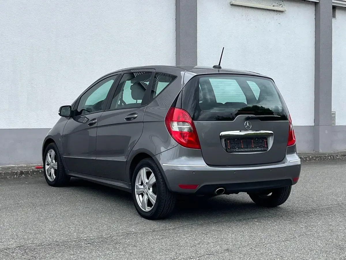 Gebraucht Mercedes A180 116 PS (85 kW) 2010 Grau Kombi
