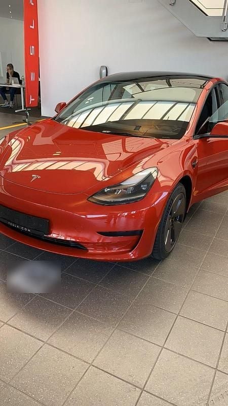 Gebraucht Tesla Model 3 Standard Range 239 kW (325 PS) 2022 Rot Limousine