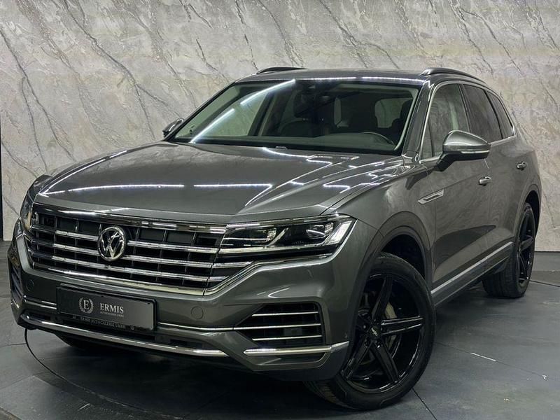 Grau Gebraucht 2019 VW Touareg Elegance SUV | 38.900 € (Etwas zu teuer) - Bild 1/4