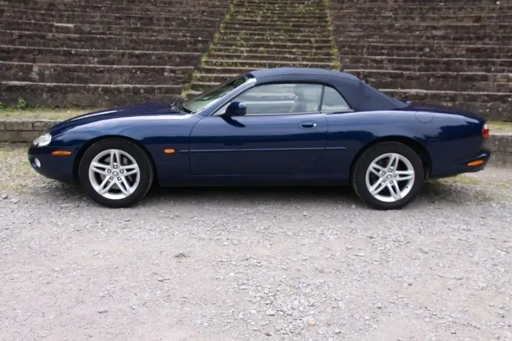 Gebraucht Jaguar XK8 298 PS (219 kW) 2003 Blau Cabrio