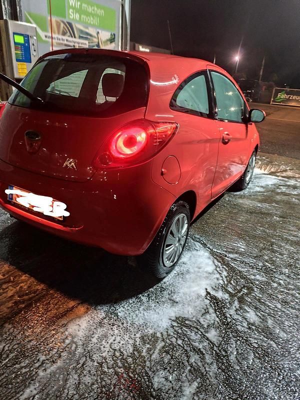 Rot Gebraucht 2009 Ford Ka Kleinwagen | 2.350 € (Fairer Preis) - Bild 1/4