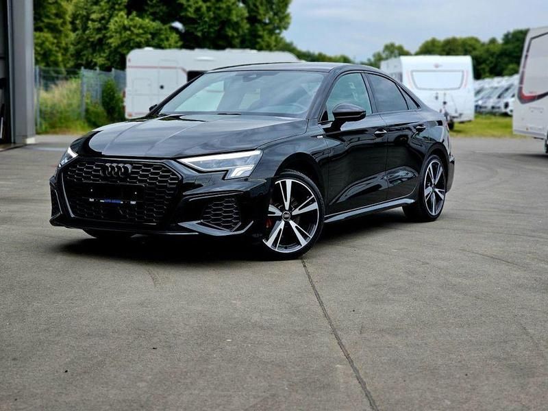 Mythosschwarz metallic (metallic) Gebraucht 2023 Audi A3 S-Line Limousine | 39.480 € - Bild 1/4