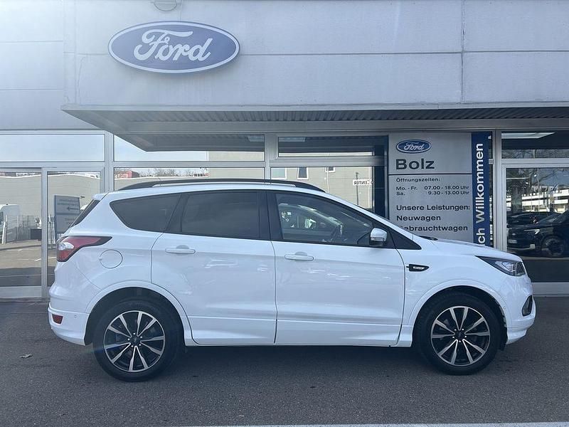 Gebraucht Ford Kuga ST-Line 150 PS (110 kW) 2019 Weiß SUV