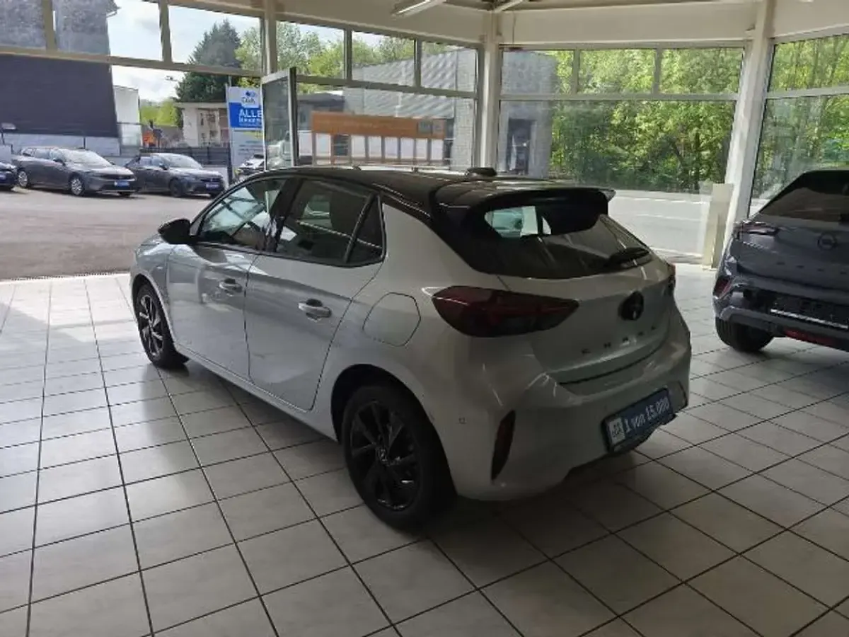 Gebraucht Opel Corsa 101 PS (74 kW) 2024 Aluminiumgrau Kleinwagen