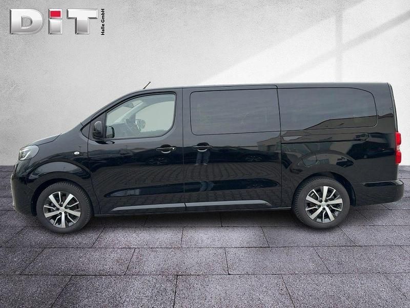 Gebraucht Toyota Proace Verso Team 177 PS (130 kW) 2025 Graphitschwarz (metallic) Kombi