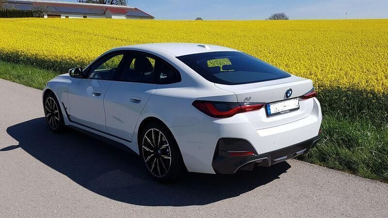 Weiß Gebraucht 2023 BMW i4 M Sport Limousine | 46.000 € (Guter Preis) - Bild 1/4