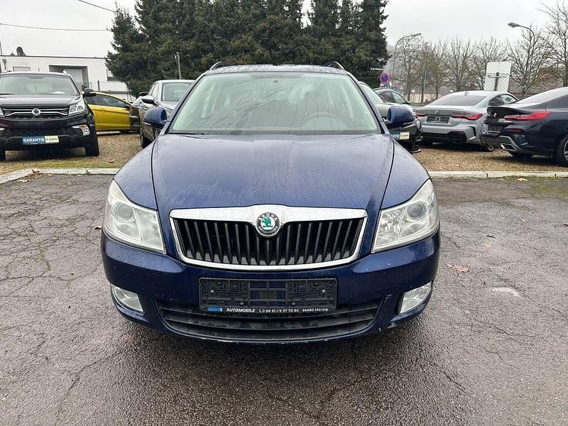 Gebraucht Skoda Octavia Impuls Edition 105 PS (77 kW) 2011 Blau Limousine