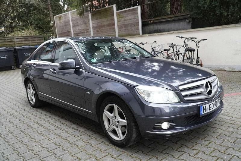 Gebraucht Mercedes C180 156 PS (114 kW) 2010 Grau Limousine