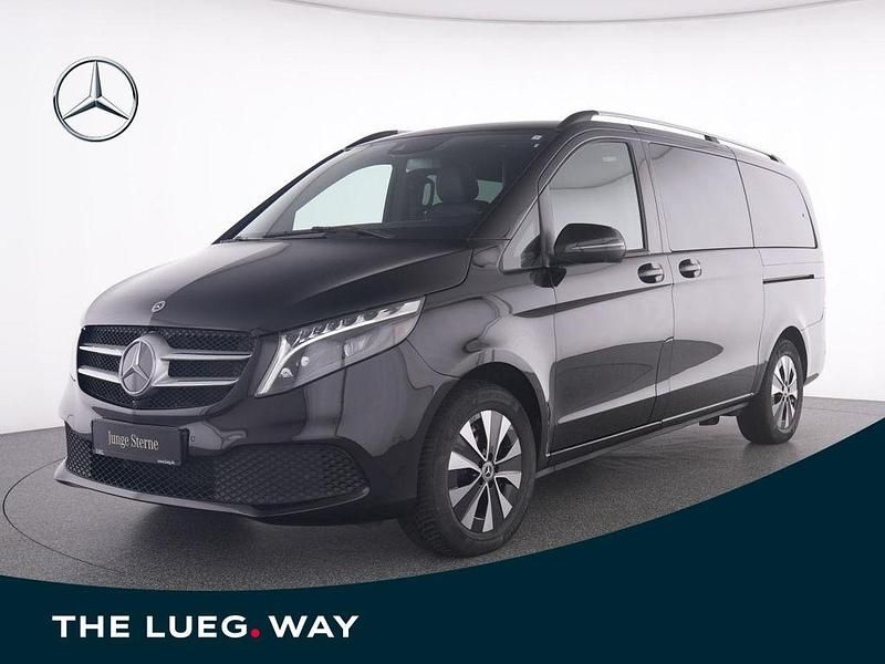 Schwarz obsidianschwarz metall Gebraucht 2024 Mercedes V300 Van / Kleinbus | 70.785 € (Fairer Preis) - Bild 1/4