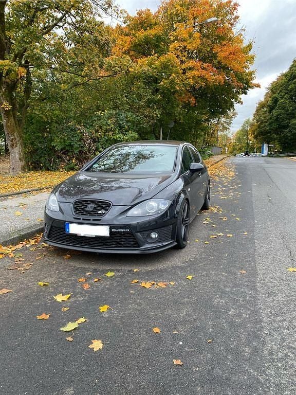 Schwarz Gebraucht 2010 Cupra Leon Limousine | 7.990 € - Bild 1/4