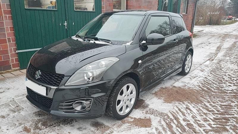 Schwarz Gebraucht 2015 Suzuki Swift Sport Kleinwagen | 5.490 € (Superpreis) - Bild 1/4