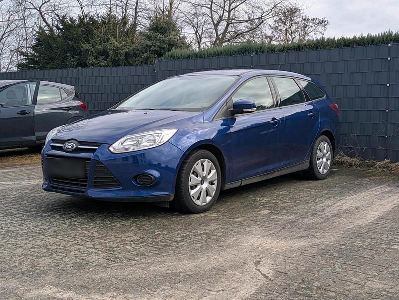 Gebraucht Ford Focus 86 PS (63 kW) 2013 Blau Kombi