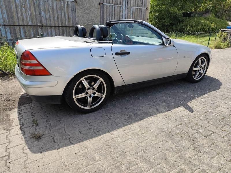 Silber Gebraucht 1997 Mercedes SLK200 Cabrio | 3.299 € (Superpreis) - Bild 1/4