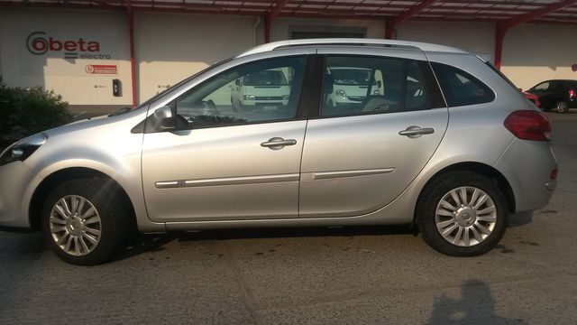 Silber metallic Gebraucht 2009 Renault Clio GrandTour Dynamique Kombi | 5.000 € - Bild 1/4