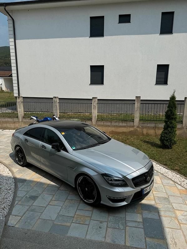 Silber Gebraucht 2014 Mercedes CLS350 Limousine | 17.600 € (Teuer) - Bild 1/2