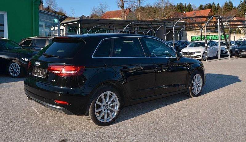 Gebraucht Audi A3 Sport 116 PS (85 kW) 2017 Schwarz Limousine