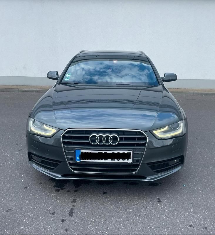 Gebraucht Audi A4 S-Line 143 PS (105 kW) 2012 Grau Kombi