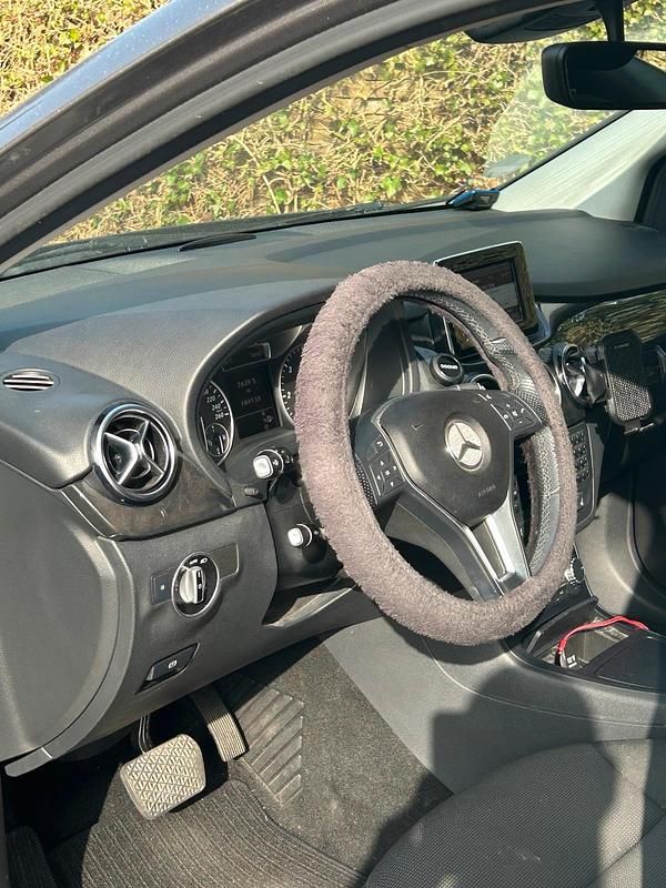 Gebraucht Mercedes B200 136 PS (100 kW) 2012 Grau Van / Kleinbus