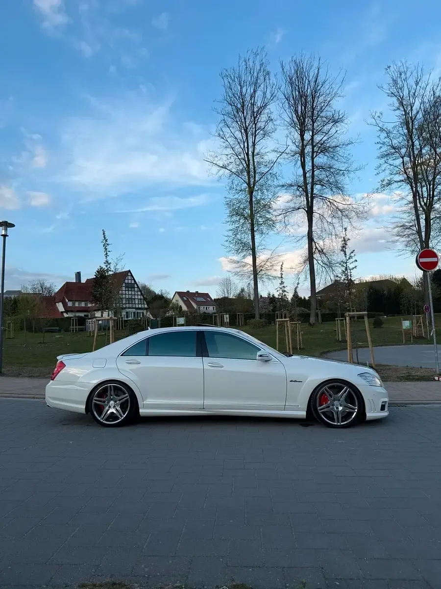 Gebraucht Mercedes S63 AMG 2LOOK Edition 525 PS (386 kW) 2010 Weiß Limousine