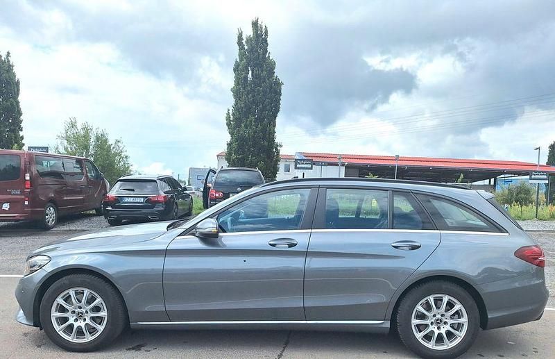 Grau Gebraucht 2019 Mercedes C180 Kombi | 14.500 € (Fairer Preis) - Bild 1/4