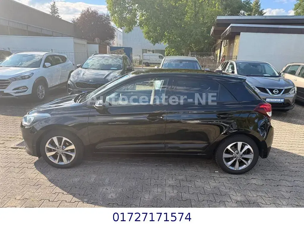 Gebraucht Hyundai i20 YES! 84 PS (61 kW) 2018 Schwarz Limousine
