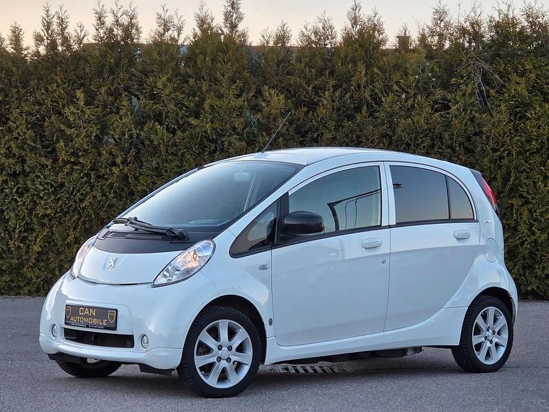 Gebraucht Peugeot iON Active 49 kW (67 PS) 2017 Weiß Kleinwagen