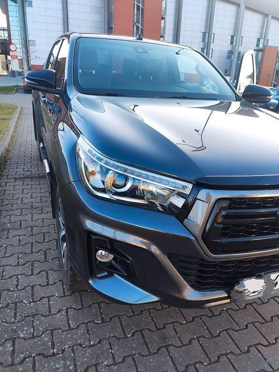 Grau Gebraucht 2020 Toyota HiLux Executive Abholung | 32.200 € (Superpreis) - Bild 1/4