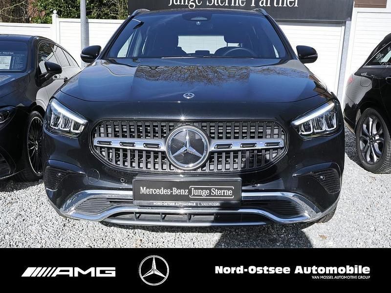 Gebraucht Mercedes GLA200 Progressive 150 PS (110 kW) 2025 Metalliclack kosmosschwarz SUV