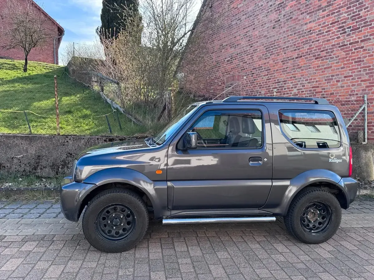 Gebraucht Suzuki Jimny 86 PS (63 kW) 2009 Schwarz SUV