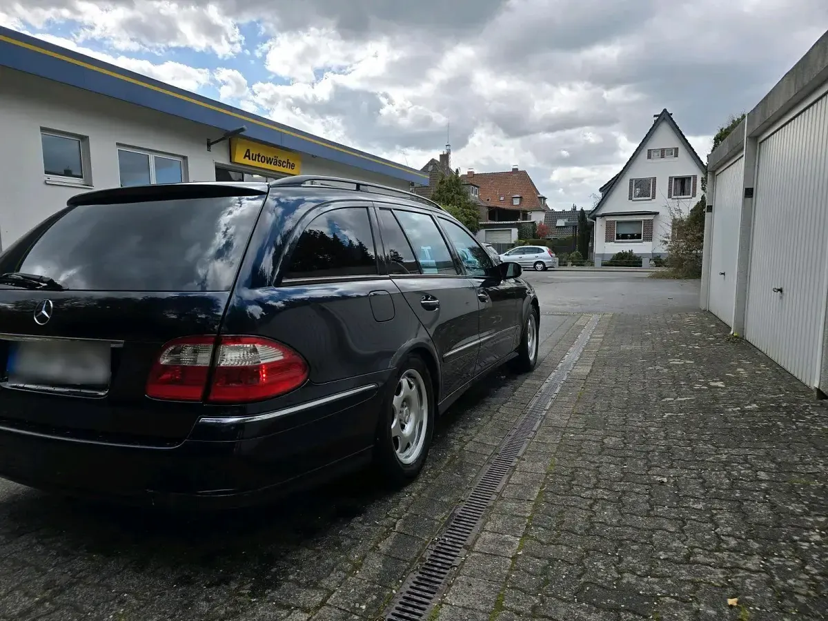 Używany Mercedes E280 Avantgarde 240 KM (176 kW) 2005 Purpurowy Kombi