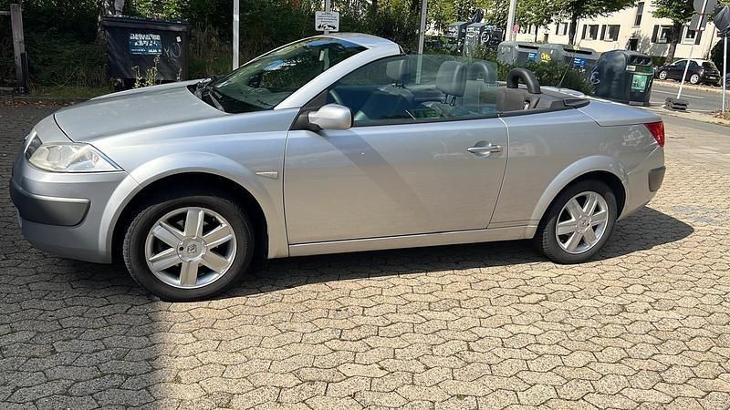 Silber Gebraucht 2008 Renault Mégane Cabriolet Cabrio | 1.900 € (Superpreis) - Bild 1/4