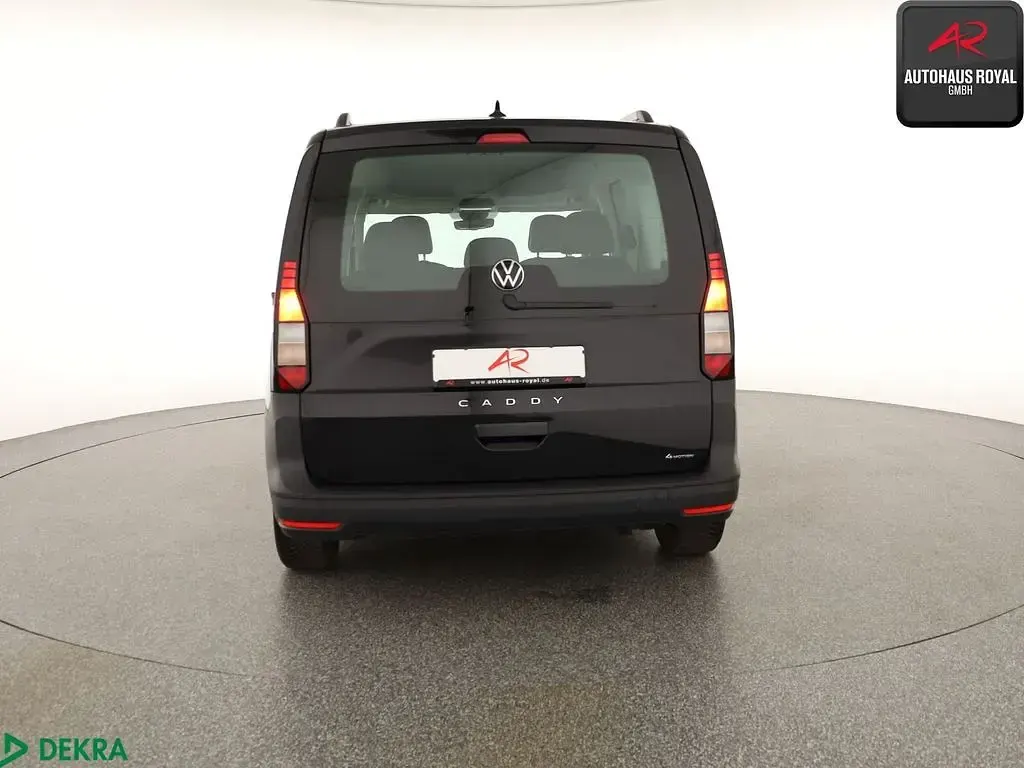 Gebraucht VW Caddy 122 PS (89 kW) 2022 Deep black perleffekt Van / Kleinbus
