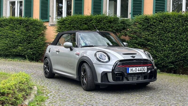 Silber Gebraucht 2023 Mini John Cooper Works Cabriolet Premium Cabrio | 34.900 € (Superpreis) - Bild 1/4