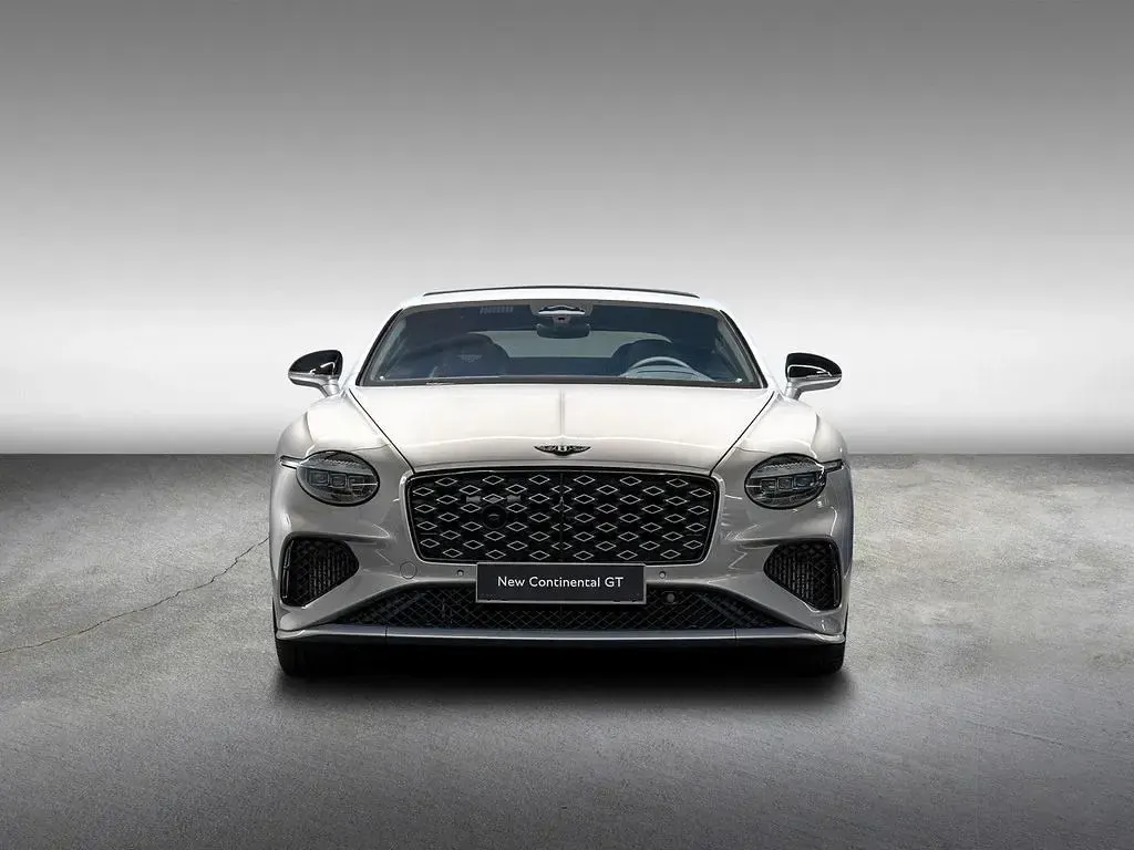 Neu Bentley Continental Mulliner 680 PS (500 kW) 2026 Silber