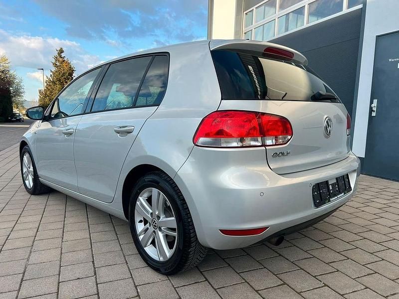 Gebraucht VW Golf VII Match 105 PS (77 kW) 2012 Silber Limousine