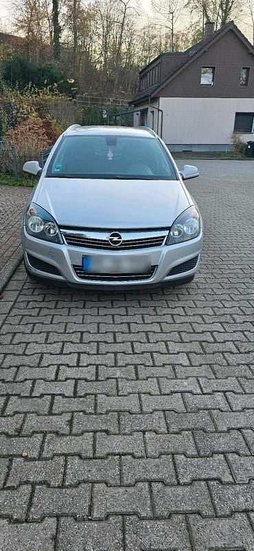 Grau Gebraucht 2010 Opel Astra Kombi | 1.750 € (Superpreis) - Bild 1/4