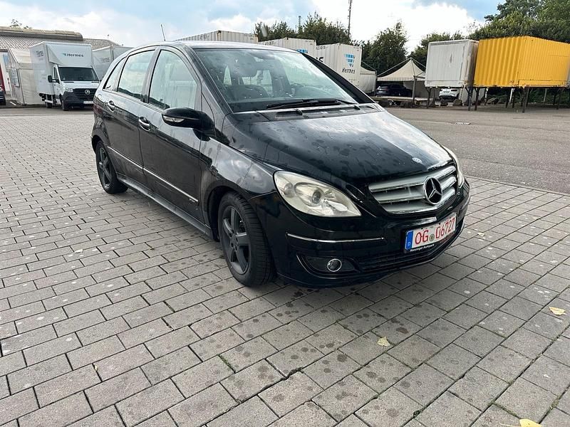 Schwarz Gebraucht 2006 Mercedes B170 Van / Kleinbus | 3.500 € (Fairer Preis) - Bild 1/4