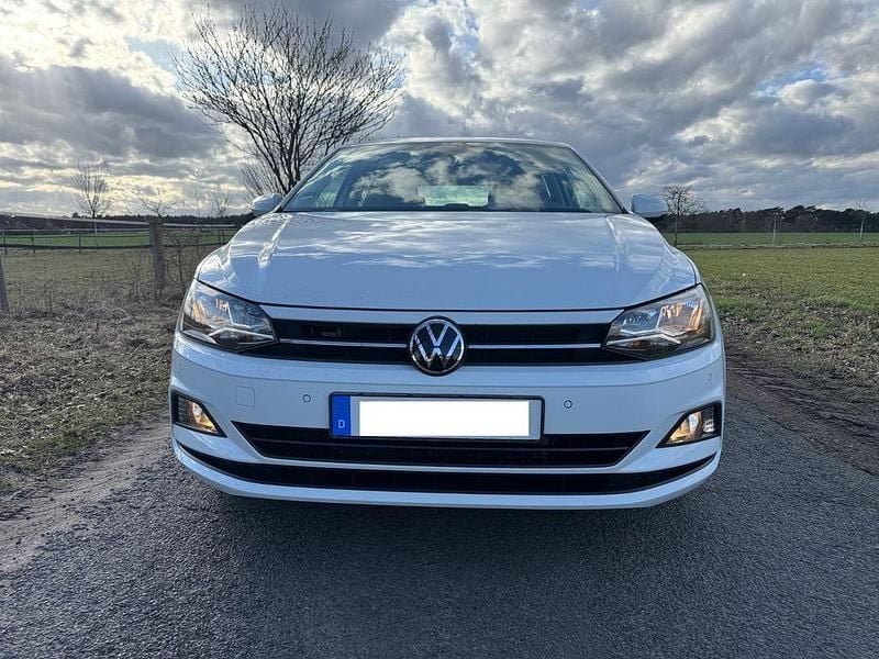 Gebraucht VW Polo Comfortline 95 PS (69 kW) 2021 Weiß Kleinwagen