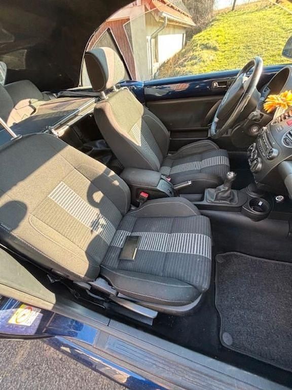 Gebraucht VW New Beetle 102 PS (75 kW) 2009 Blau Kleinwagen