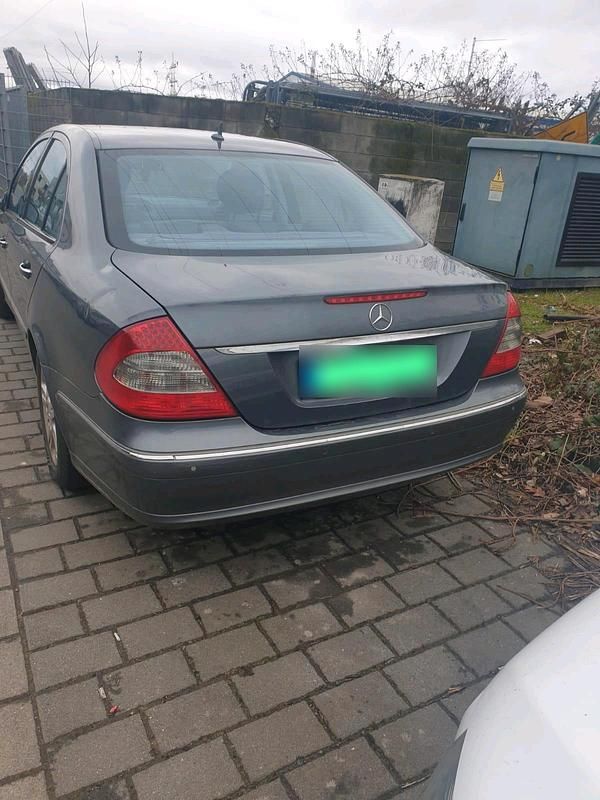 Gebraucht Mercedes E220 150 PS (110 kW) 2006 Grau Limousine