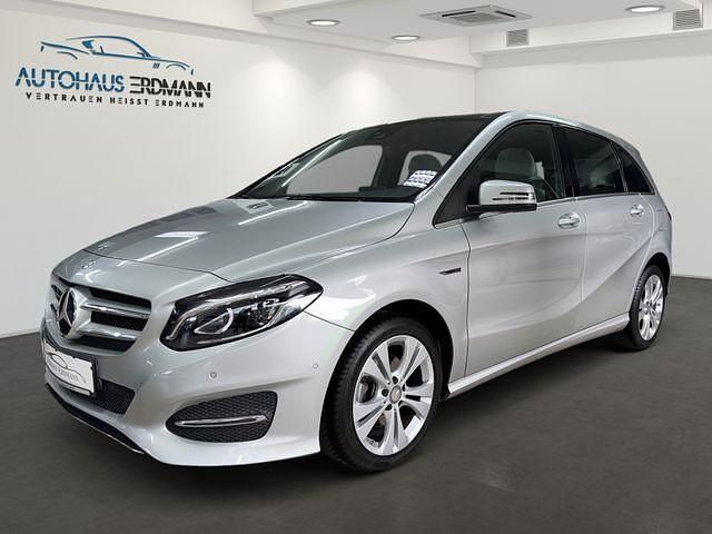 Silber Gebraucht 2016 Mercedes B200 Van / Kleinbus | 18.880 € (Fairer Preis) - Bild 1/3