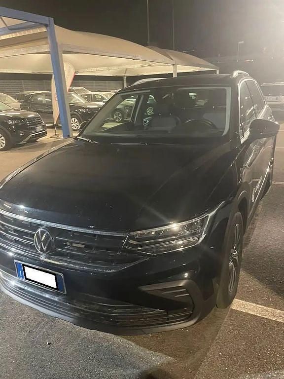 Schwarz Gebraucht 2023 VW Tiguan Life SUV | 28.201 € (Guter Preis) - Bild 1/4