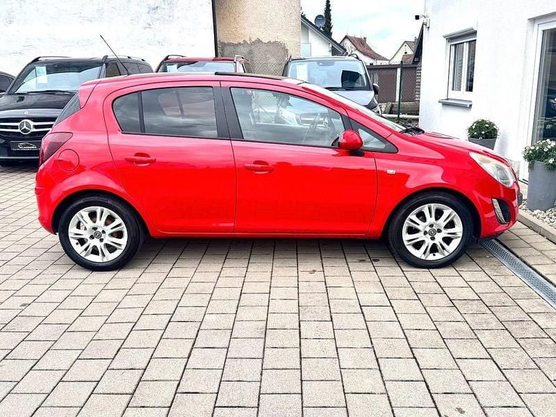 Gebraucht Opel Corsa Color Edition 101 PS (74 kW) 2012 Rot Kleinwagen