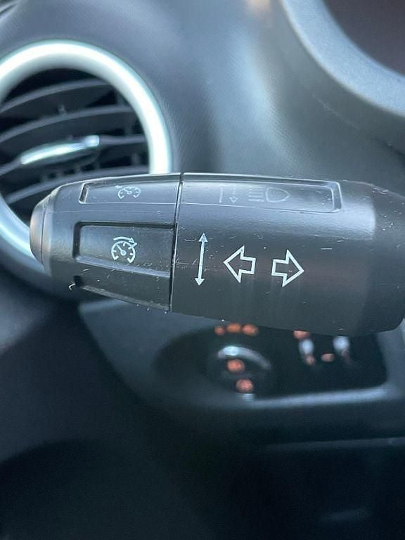 Gebraucht Opel Corsa Color Edition 101 PS (74 kW) 2014 Schwarz Limousine