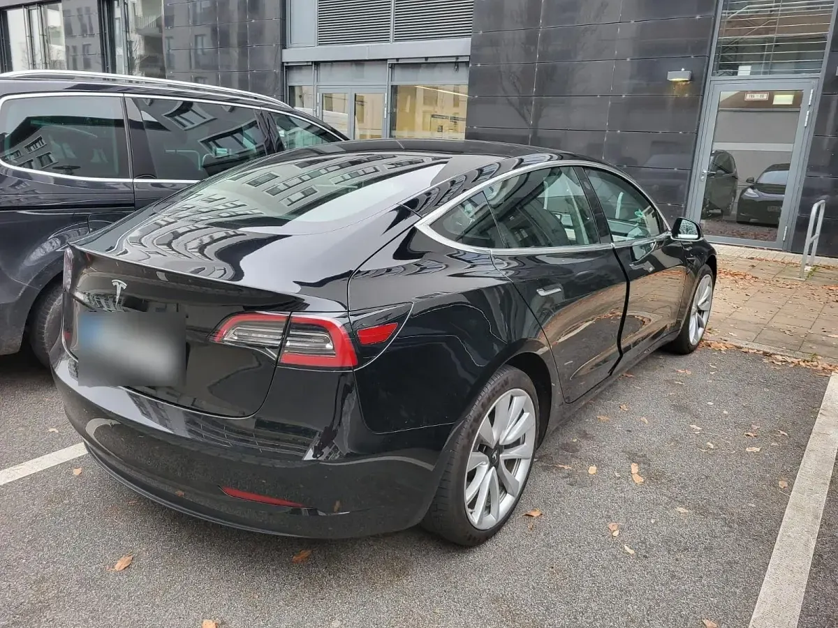 Gebraucht Tesla Model 3 Standard Range 199 kW (271 PS) 2019 Schwarz Limousine