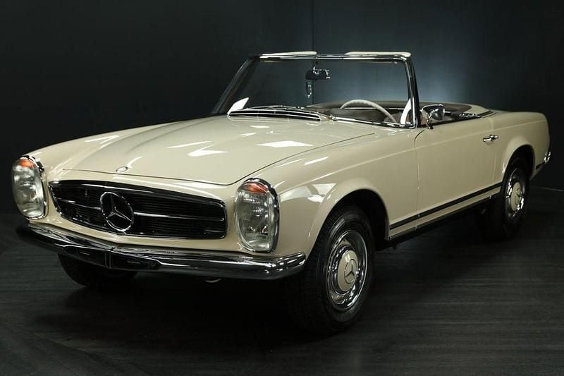 Gebraucht Mercedes 230 150 PS (110 kW) 1967 Beige Cabrio